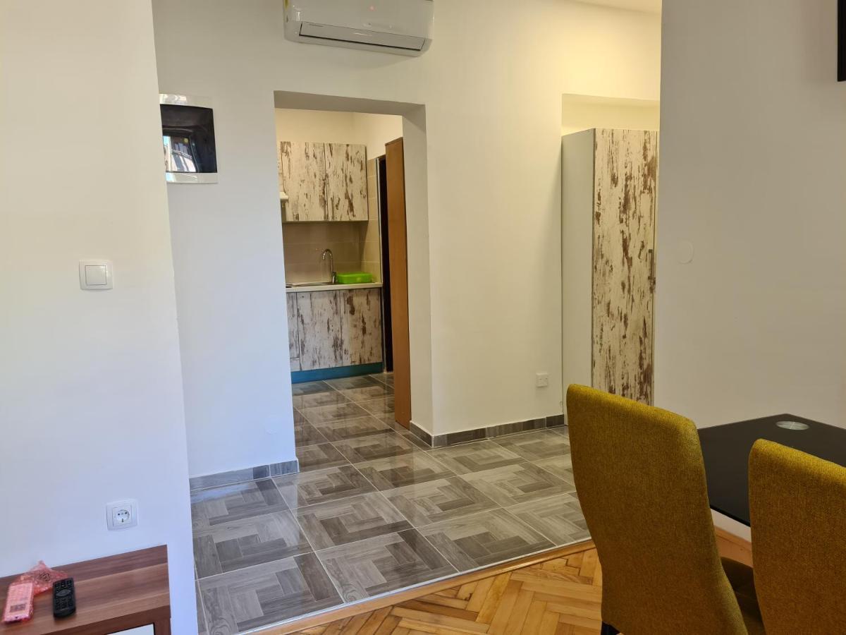Se-Na Apartment Pula Exterior photo