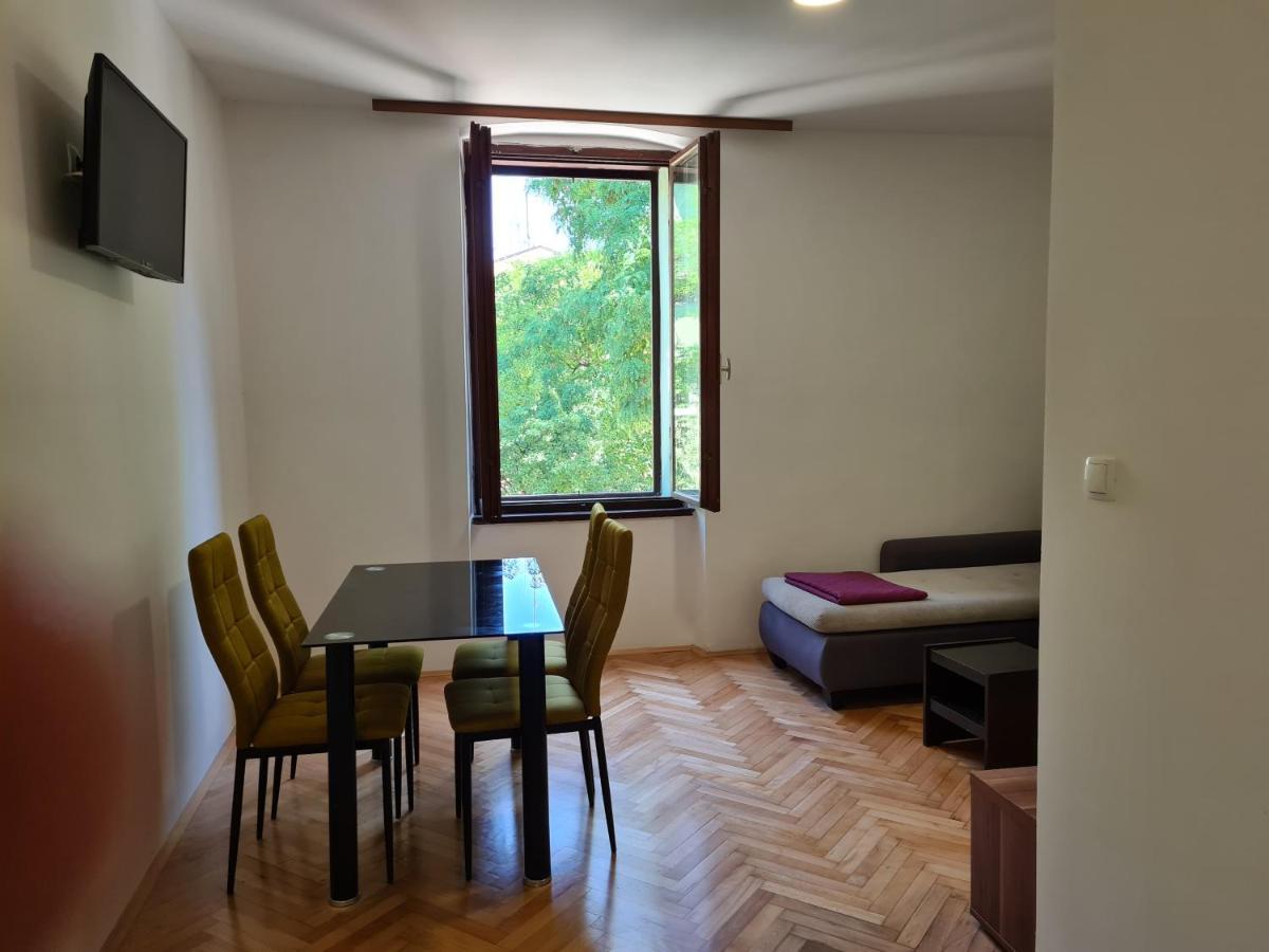 Se-Na Apartment Pula Exterior photo